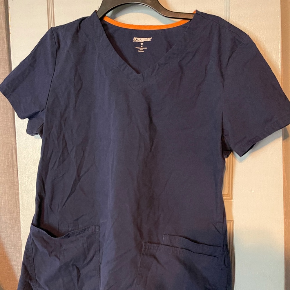 Scrub set
